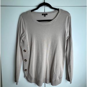 Beige long sleeve light weight sweater with button detail